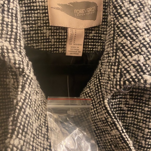 Forever 21 Black and White Blazer Boucle Texture - Picture 2 of 2